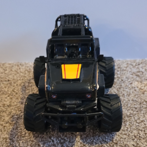 Remote Control Truck - Ford Bronco Black and Yellow Remote Control Monster Truck - Picture 6 of 7
